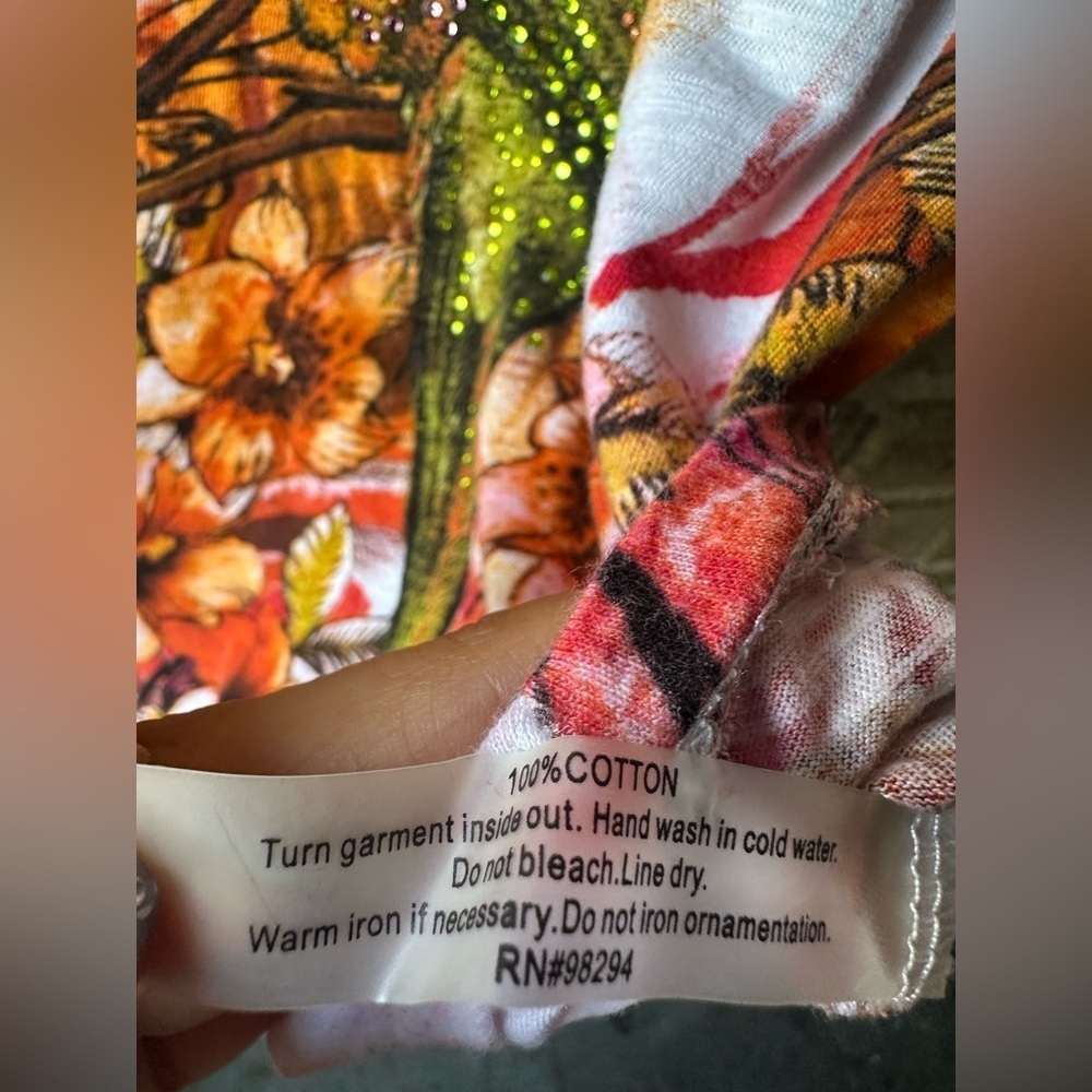 Colorful Parrot Print Women's Top - Picture 3 of 5